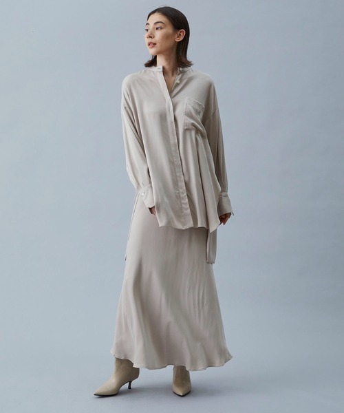 1er Arrondissement（プルミエアロンディスモン）の「ブライトフィブリルロングシャツ（シャツ/ブラウス・レディース・ブラック/グレイッシュベージュ・36）」の3枚目の写真