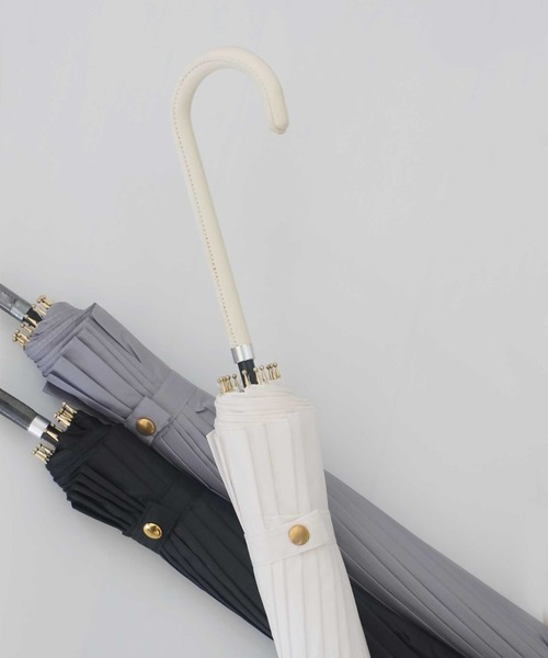 ammy.(エイミードット)の「【 ammy. / エイミードット 】 モノトーン & ニュアンスカラー 16本骨 グラスファイバー ビッグ 長傘(長傘・レディース・ブラック/ベージュ/グレー/オリーブ/ピンクベージュ/ホワイト/ブラウン/カーキ/ネイビー・FREE)」の2枚目の写真