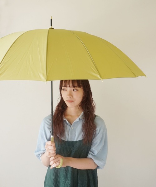 ammy.(エイミードット)の「【 ammy. / エイミードット 】 モノトーン & ニュアンスカラー 16本骨 グラスファイバー ビッグ 長傘(長傘・レディース・ブラック/ベージュ/グレー/オリーブ/ピンクベージュ/ホワイト/ブラウン/カーキ/ネイビー・FREE)」の6枚目の写真