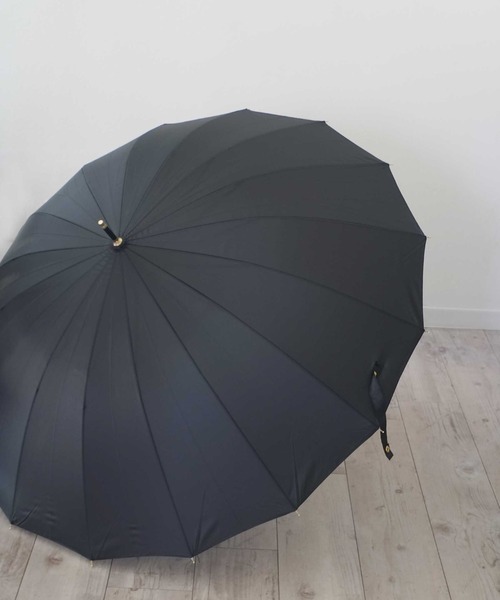 ammy.(エイミードット)の「【 ammy. / エイミードット 】 モノトーン & ニュアンスカラー 16本骨 グラスファイバー ビッグ 長傘(長傘・レディース・ブラック/ベージュ/グレー/オリーブ/ピンクベージュ/ホワイト/ブラウン/カーキ/ネイビー・FREE)」の3枚目の写真