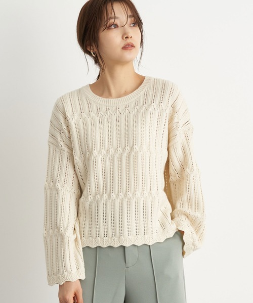 earth music&ecology（アースミュージックアンドエコロジー）の「【WEB限定】スカラップアイレットニットプルオーバー（ニット/セーター・レディース・ブラック/ダークブラウン/アイボリー/ライトベージュ・FREE）」の2枚目の写真