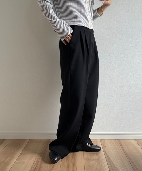 wee9s（ウィークス）の「high waist tuck wide pants / ハイウエストゴム入りタックワイドパンツ（スラックス・レディース・チャコールグレー/ブラック/ブラウン/ピンク/アイボリー・FREE）」の6枚目の写真