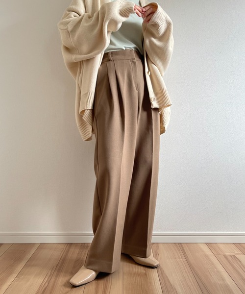 wee9s（ウィークス）の「high waist tuck wide pants / ハイウエストゴム入りタックワイドパンツ（スラックス・レディース・チャコールグレー/ブラック/ブラウン/ピンク/アイボリー・FREE）」の8枚目の写真