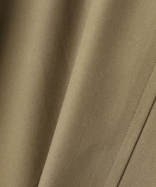 MARGARET HOWELL（マーガレットハウエル）の「DENSE COTTON GABARDINE（ステンカラーコート・レディース・カーキ・1/2）」の5枚目の写真