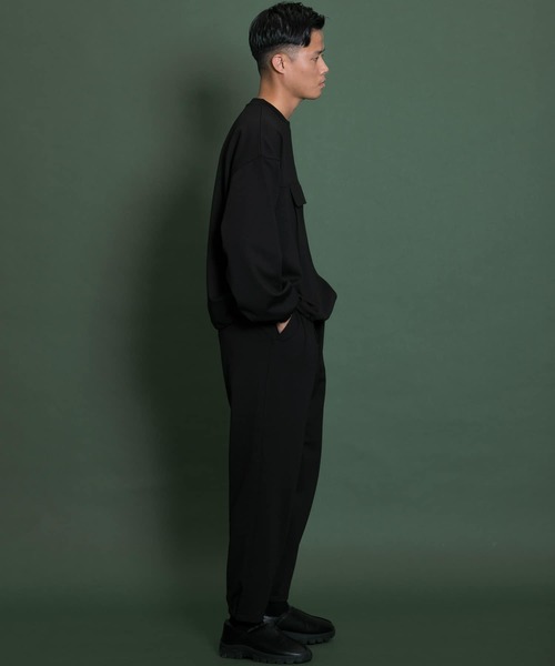 Uiscel(ユイセル)の「Uiscel アノラックボリュームプルオーバー(スウェット・メンズ・ブラック/カーキ・ONE)」の10枚目の写真