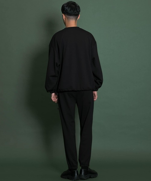Uiscel(ユイセル)の「Uiscel アノラックボリュームプルオーバー(スウェット・メンズ・ブラック/カーキ・ONE)」の11枚目の写真