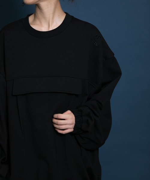 Uiscel(ユイセル)の「Uiscel アノラックボリュームプルオーバー(スウェット・メンズ・ブラック/カーキ・ONE)」の12枚目の写真