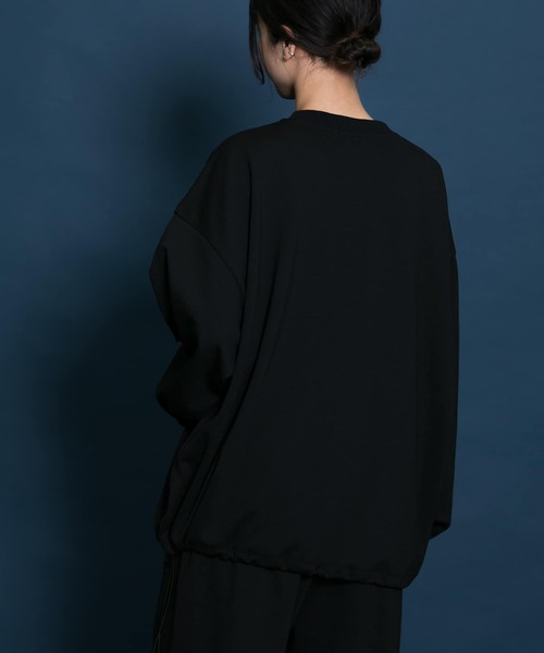 Uiscel(ユイセル)の「Uiscel アノラックボリュームプルオーバー(スウェット・メンズ・ブラック/カーキ・ONE)」の14枚目の写真