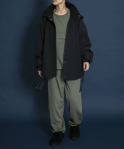 Uiscel(ユイセル)の「Uiscel アノラックボリュームプルオーバー(スウェット・メンズ・ブラック/カーキ・ONE)」の18枚目の写真