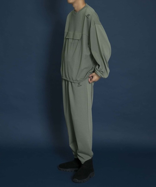 Uiscel(ユイセル)の「Uiscel アノラックボリュームプルオーバー(スウェット・メンズ・ブラック/カーキ・ONE)」の19枚目の写真