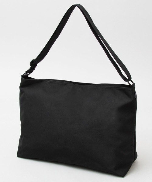 シンプルデザイン ビッグショルダーバッグ （撥水ポリエステル・レザー