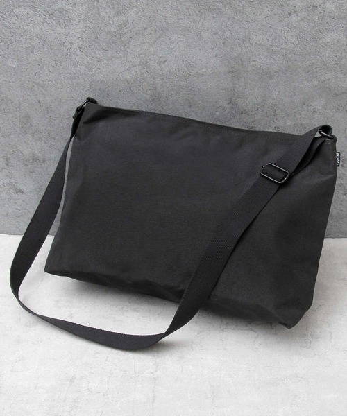 シンプルデザイン ビッグショルダーバッグ （撥水ポリエステル・レザー