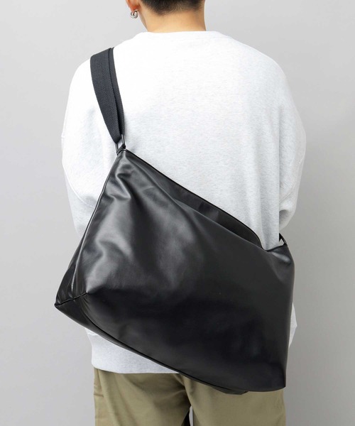 セール】シンプルデザイン ビッグショルダーバッグ （撥水ポリエステル