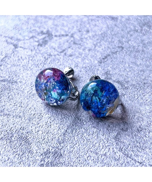 tone(トーン)の「【Willija】金属アレルギー対応《花景》フラワーイヤリング中(MA)(イヤリング・レディース・ホワイト/パープル/ブルー/パープル系その他2/その他/グリーン/アクア/レッド/ブラック/ロイヤルブルー/バイオレット/ライム/ローズ/オレンジ/シルバー/ゴールド・FREE)」の6枚目の写真