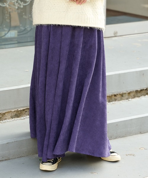 BONbazaar（ボンバザール）の「コーデュロイフレアスカート（スカート・レディース・パープル/アイボリー/グレー/レッド・FREE）」の4枚目の写真