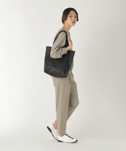 ZUCCa（ズッカ）の「EMBOSSバッグ/トートバッグ（トートバッグ・レディース・ホワイト/シルバー/ブラック・FREE）」の10枚目の写真