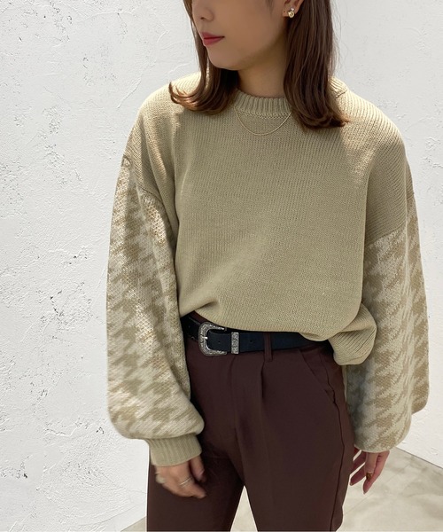 apres jour mignon（アプレジュールミニョン）の「袖チドリ柄ニット【ZOZOTOWN限定アイテム】（ニット/セーター・レディース・ライトベージュ/ダークブルー/ブラック・X-LARGE/フリー）」の5枚目の写真