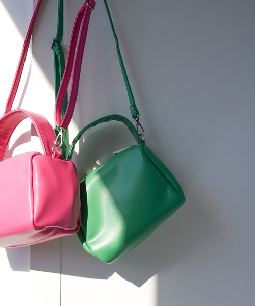 VENCEEXCHANGE(ヴァンスエクスチェンジ)の「【WEB限定】ワンハンドル2WAYミニショルダー(ショルダーバッグ・レディース・ブラック/グレー/グリーン/マスタード/ピンク・FREE)」の3枚目の写真