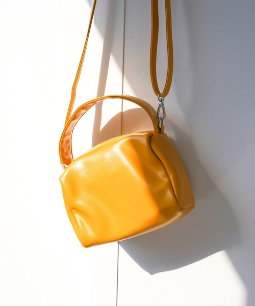 VENCEEXCHANGE(ヴァンスエクスチェンジ)の「【WEB限定】ワンハンドル2WAYミニショルダー(ショルダーバッグ・レディース・ブラック/グレー/グリーン/マスタード/ピンク・FREE)」の4枚目の写真