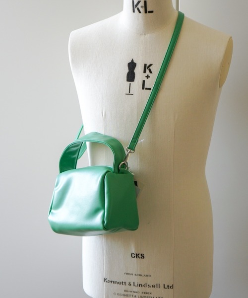 VENCEEXCHANGE(ヴァンスエクスチェンジ)の「【WEB限定】ワンハンドル2WAYミニショルダー(ショルダーバッグ・レディース・ブラック/グレー/グリーン/マスタード/ピンク・FREE)」の13枚目の写真