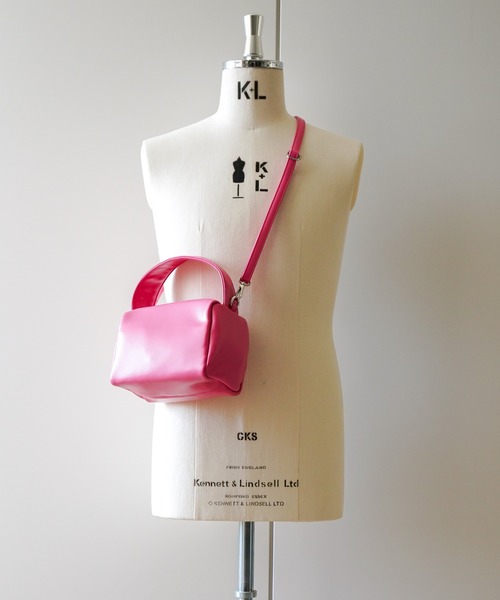 VENCEEXCHANGE(ヴァンスエクスチェンジ)の「【WEB限定】ワンハンドル2WAYミニショルダー(ショルダーバッグ・レディース・ブラック/グレー/グリーン/マスタード/ピンク・FREE)」の17枚目の写真