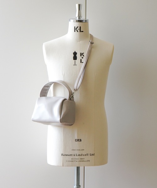 VENCEEXCHANGE(ヴァンスエクスチェンジ)の「【WEB限定】ワンハンドル2WAYミニショルダー(ショルダーバッグ・レディース・ブラック/グレー/グリーン/マスタード/ピンク・FREE)」の19枚目の写真