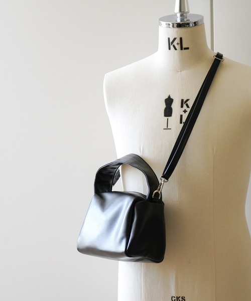 VENCEEXCHANGE(ヴァンスエクスチェンジ)の「【WEB限定】ワンハンドル2WAYミニショルダー(ショルダーバッグ・レディース・ブラック/グレー/グリーン/マスタード/ピンク・FREE)」の22枚目の写真