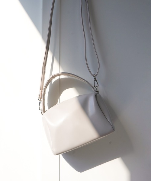 VENCEEXCHANGE(ヴァンスエクスチェンジ)の「【WEB限定】ワンハンドル2WAYミニショルダー(ショルダーバッグ・レディース・ブラック/グレー/グリーン/マスタード/ピンク・FREE)」の11枚目の写真