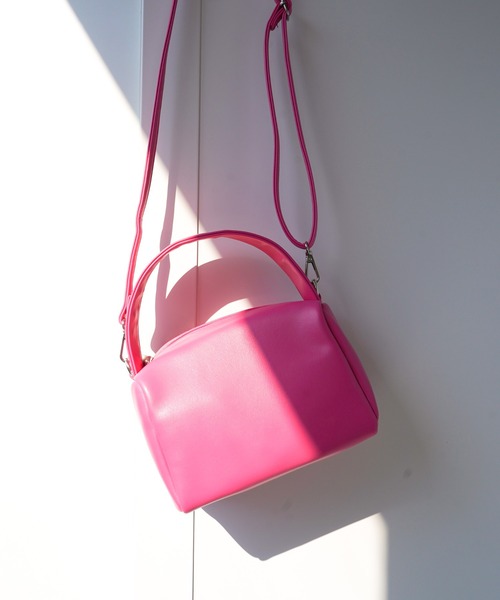 VENCEEXCHANGE(ヴァンスエクスチェンジ)の「【WEB限定】ワンハンドル2WAYミニショルダー(ショルダーバッグ・レディース・ブラック/グレー/グリーン/マスタード/ピンク・FREE)」の8枚目の写真