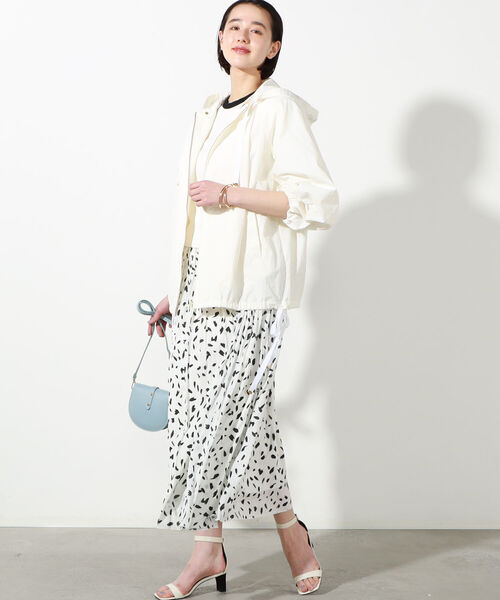 取り外しフード付きブルゾン