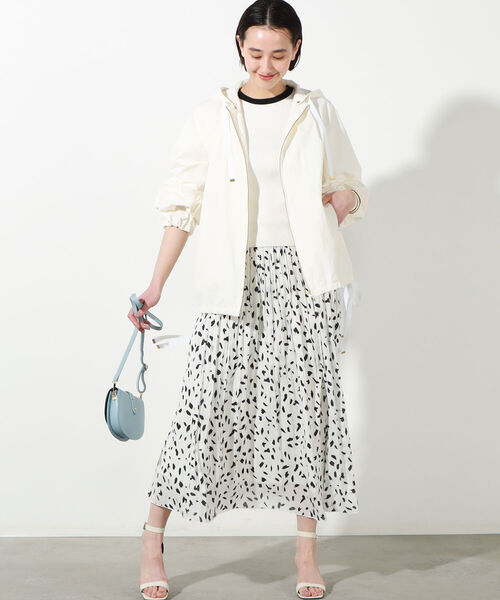 取り外しフード付きブルゾン