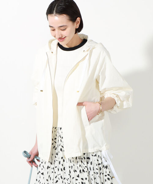 取り外しフード付きブルゾン