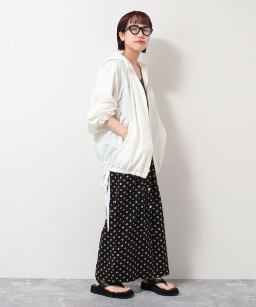 取り外しフード付きブルゾン