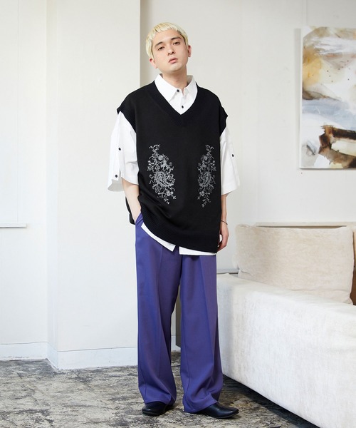 NILWAY(ニルウェイ)の「ペイズリー刺繍 Vネックニットベスト(ベスト・メンズ・ブラック/グレー/グリーン・MEDIUM/LARGE)」の4枚目の写真