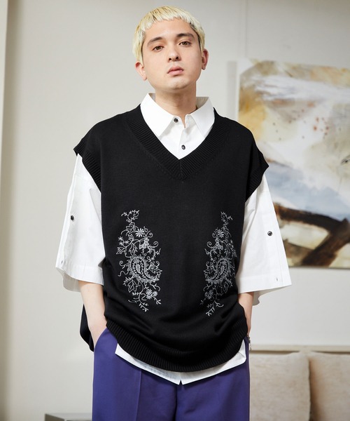 NILWAY(ニルウェイ)の「ペイズリー刺繍 Vネックニットベスト(ベスト・メンズ・ブラック/グレー/グリーン・MEDIUM/LARGE)」の5枚目の写真