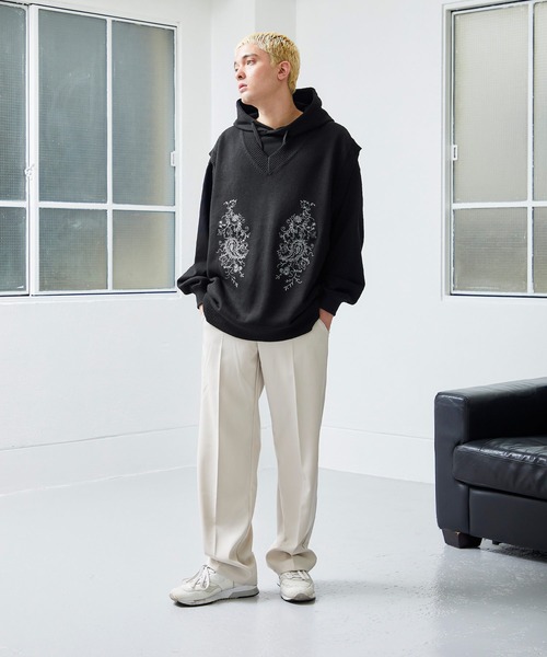 NILWAY(ニルウェイ)の「ペイズリー刺繍 Vネックニットベスト(ベスト・メンズ・ブラック/グレー/グリーン・MEDIUM/LARGE)」の8枚目の写真