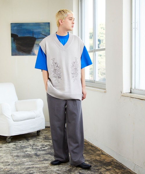 NILWAY(ニルウェイ)の「ペイズリー刺繍 Vネックニットベスト(ベスト・メンズ・ブラック/グレー/グリーン・MEDIUM/LARGE)」の11枚目の写真