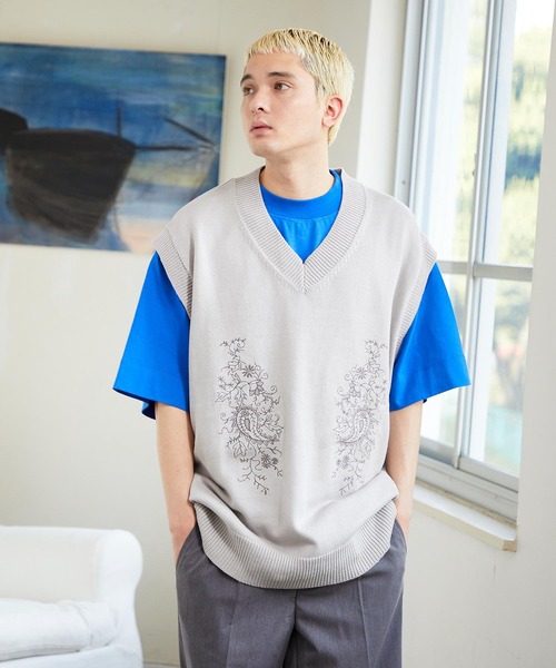 NILWAY(ニルウェイ)の「ペイズリー刺繍 Vネックニットベスト(ベスト・メンズ・ブラック/グレー/グリーン・MEDIUM/LARGE)」の12枚目の写真