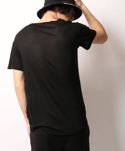 ByTheR（バイザアール）の「BYTHER 韓国ブランド 切替Vネック半袖Tシャツ（Tシャツ/カットソー・メンズ・ホワイト/ブラック・FREE）」の16枚目の写真