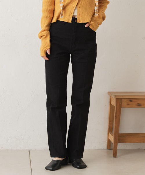 Wrangler(ラングラー)の「【Wrangler】別注FLAREPANTS(デニムパンツ・レディース・ブラック/グレー/アイボリー・S/XS/M)」の7枚目の写真