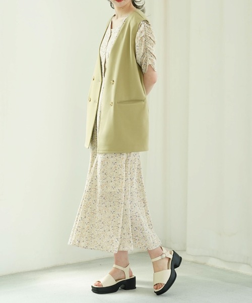 archives(アルシーヴ)の「ギャザースリーブバックレースアップ花柄ワンピース(ワンピース・レディース・イエロー/アイボリー/ブラック・MEDIUM)」の4枚目の写真