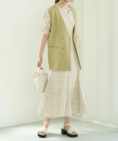 archives(アルシーヴ)の「ギャザースリーブバックレースアップ花柄ワンピース(ワンピース・レディース・イエロー/アイボリー/ブラック・MEDIUM)」の5枚目の写真