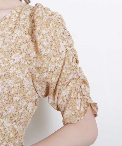 archives(アルシーヴ)の「ギャザースリーブバックレースアップ花柄ワンピース(ワンピース・レディース・イエロー/アイボリー/ブラック・MEDIUM)」の21枚目の写真