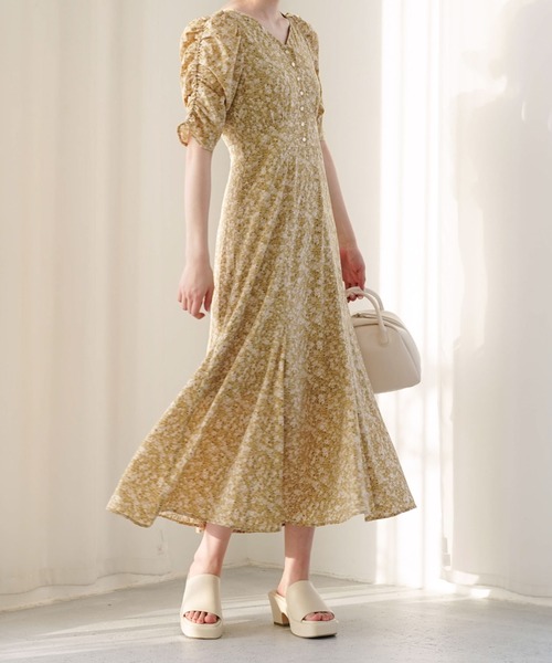 archives(アルシーヴ)の「ギャザースリーブバックレースアップ花柄ワンピース(ワンピース・レディース・イエロー/アイボリー/ブラック・MEDIUM)」の11枚目の写真