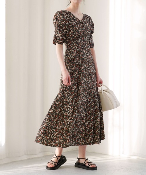 archives(アルシーヴ)の「ギャザースリーブバックレースアップ花柄ワンピース(ワンピース・レディース・イエロー/アイボリー/ブラック・MEDIUM)」の13枚目の写真