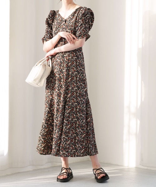 archives(アルシーヴ)の「ギャザースリーブバックレースアップ花柄ワンピース(ワンピース・レディース・イエロー/アイボリー/ブラック・MEDIUM)」の14枚目の写真