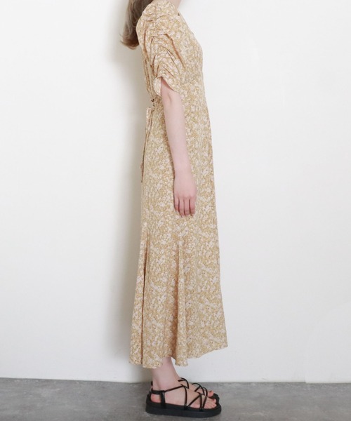 archives(アルシーヴ)の「ギャザースリーブバックレースアップ花柄ワンピース(ワンピース・レディース・イエロー/アイボリー/ブラック・MEDIUM)」の18枚目の写真