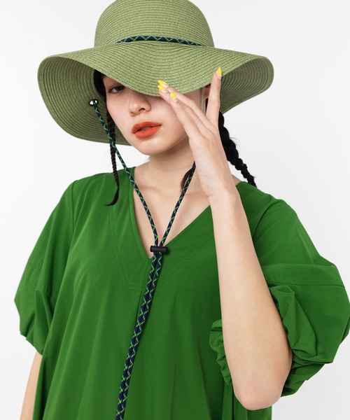 ear PAPILLONNER（イアパピヨネ）の「【SUM1 STYLE（スミ スタイル）】別注ペーパーハット（ハット・レディース・ライトグリーン/サンドベージュ・FREE）」の2枚目の写真