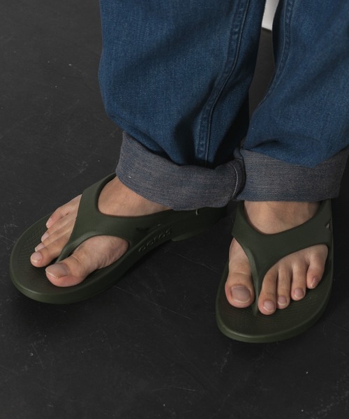 OOFOS（ウーフォス）の「OOFOS / OOriginal（サンダル・メンズ・ブラック/ブラウン/グレー/オフホワイト/グリーン・8/9/7）」の5枚目の写真