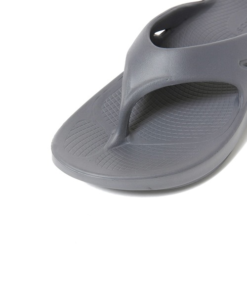 OOFOS（ウーフォス）の「OOFOS / OOriginal（サンダル・メンズ・ブラック/ブラウン/グレー/オフホワイト/グリーン・8/9/7）」の21枚目の写真